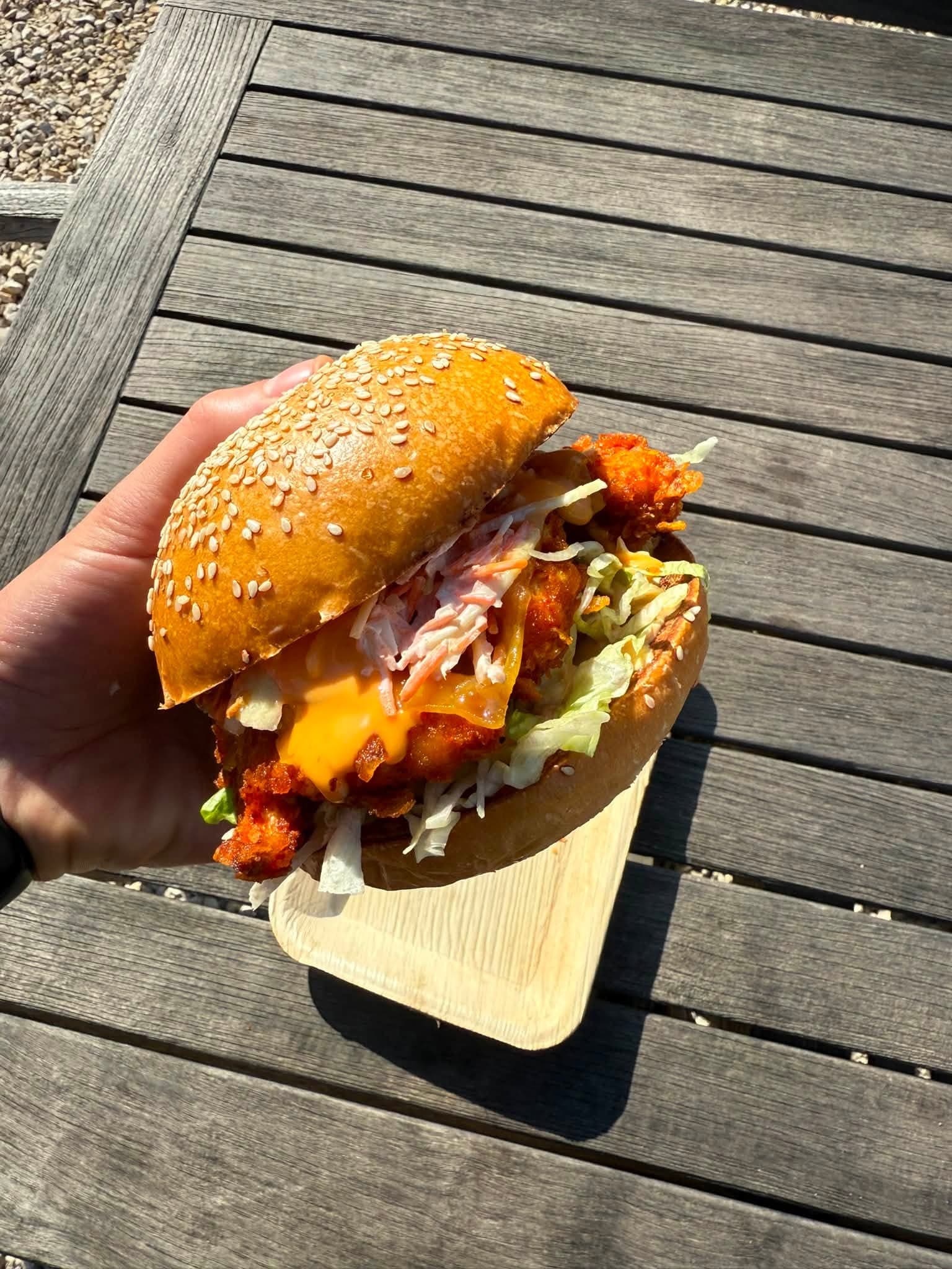 Crispy Chicken dégustée en terrasse